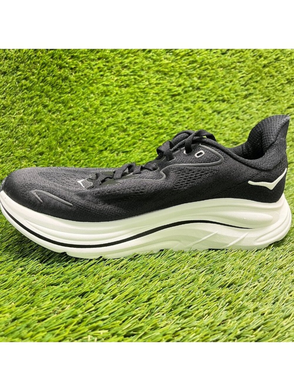 Hoka One One Clifton 10 Womens Size 8D Black White Running Shoes Sneakers - Picture 2 of 10
